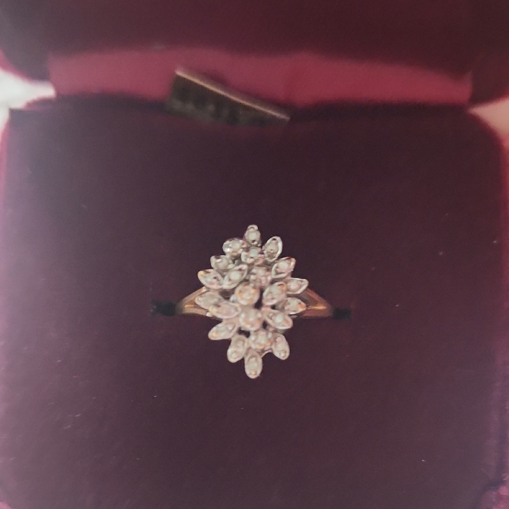 14kt Gold And 1/4 Carat Diamond Cluster Ring